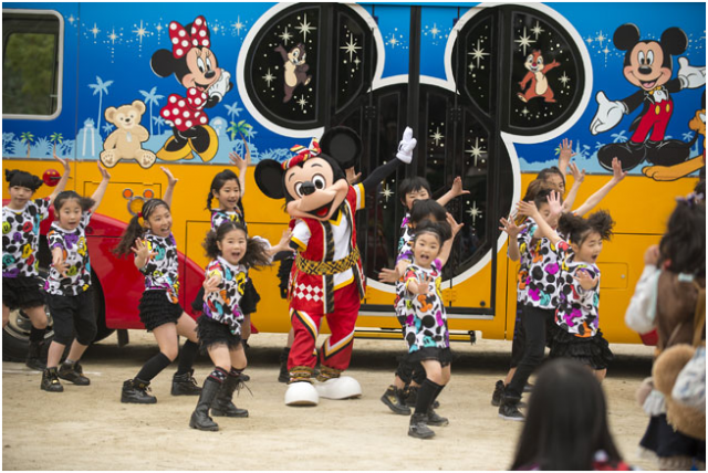 [Tokyo Disney Resort] Programme complet du divertissement à Tokyo Disneyland et Tokyo DisneySea du 15 avril 2018 au 25 mars 2019. 589833sf2