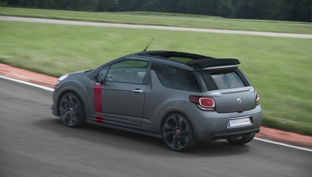 Citroën DS3 Cabrio Racing  : Une Edition limitée en 2014 592800CitronDS3CabrioRacing2