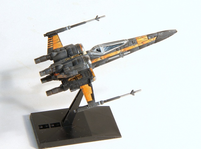 X wing "Black Leader" SW VII tout petit Bandai. 592909IMG2744