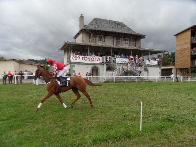 Tiercé à l'hippodrome d'Aurillac 602532SAM0124