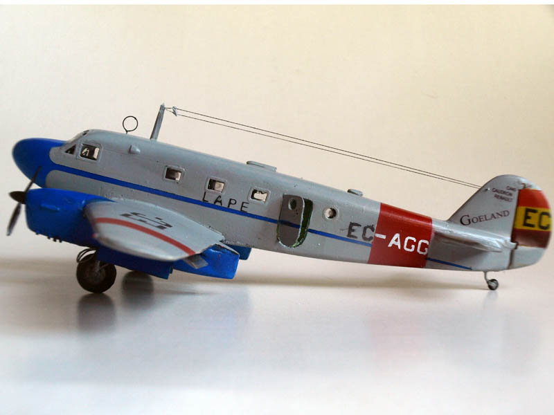 Tiens un autre Goéland, mais une biscotte pot de yaourt Maquette Airmodel 603837C030