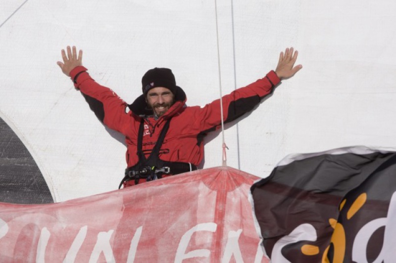 Le Vendée Globe au jour le jour par Baboune - Page 34 606109delamotte1702133115r6440