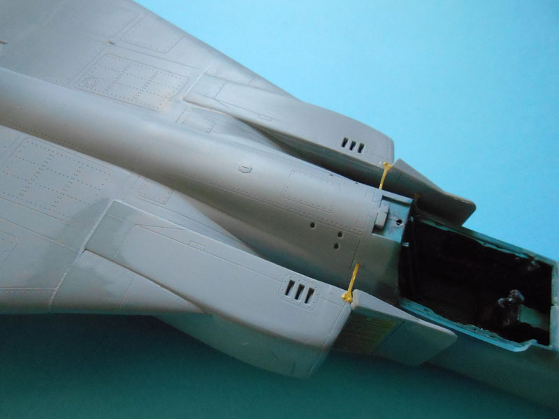 MIG 23 MLD FLOGGER K 1/32 TRUMPETER. - Page 3 613861ujiii