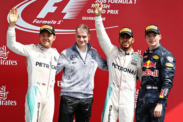 F1 GP de Grande-Bretagne 2016 : Victoire de Lewis Hamilton (Mercedes) 6245192016RosbergHamiltonVerstappen