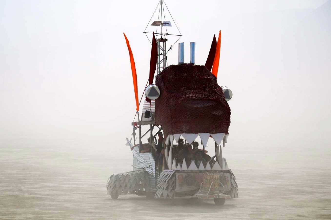 [Résultats]Burning Man Vehicule Themed Contest  - Page 2 633468HGWheelsGrimeMachineBurningManArtCars2014ArtGimbel