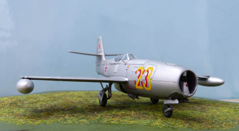 Yak 23 "Flora" - Special Hobby - 1/72. 660212Yak2356