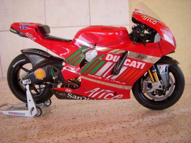 DUCATI GP7 - Page 4 6623635064