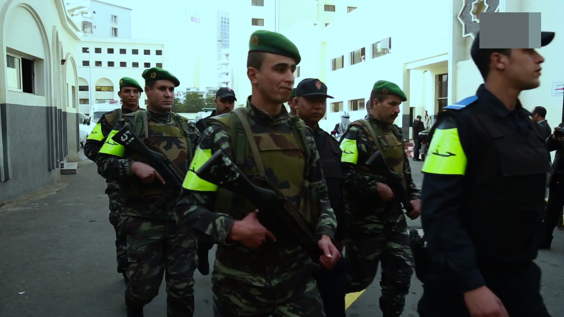 Photos de nos soldats et des Bases Marocaines - Page 3 6689229533