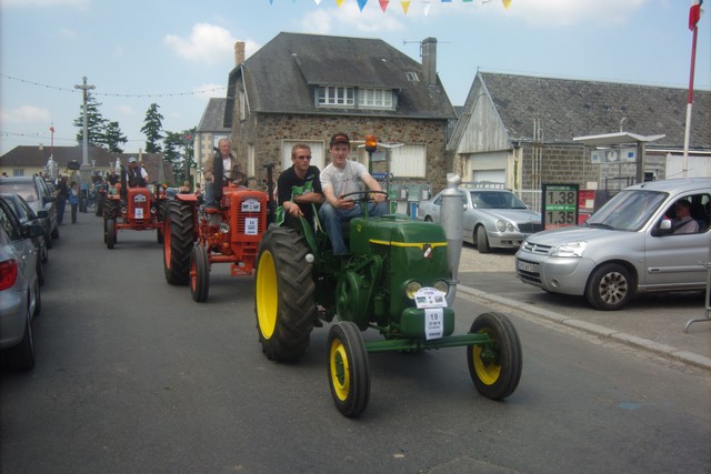 4ème festival vehicules anciens (landelles et coupigny 2009) 676369Jun02590