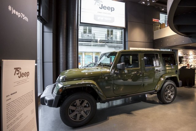 Jeep® fête ses 75 ans à MotorVillage Champs-Elysées 6774432014Wrangler