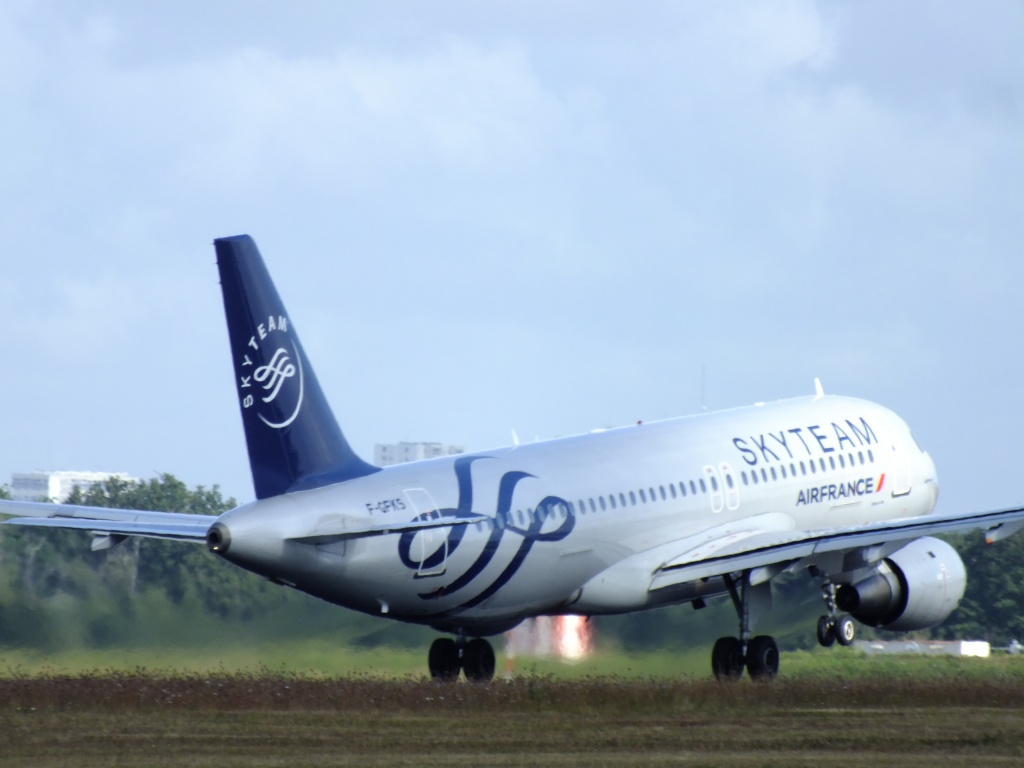 [F-GFKS & F-GFKY] A320 Air France Skyteam c/s - Page 2 685227Septembren2134