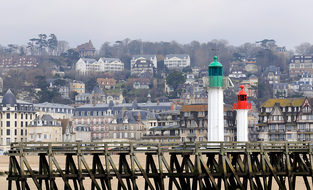 Babord et tribord veillent sur Trouville. 696676076Copie