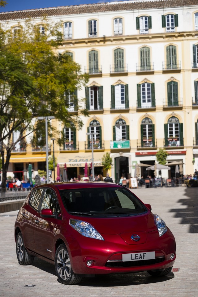 Nissan LEAF : Bien Plus Qu'une Seconde Voiture 709259newnissanleaf4