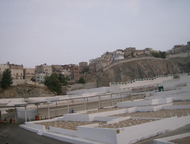 مكة المكرمة : مقبرة الحجون حيث قبر أم المومنين خديجة رضي الله عنها 711795HPIM1966