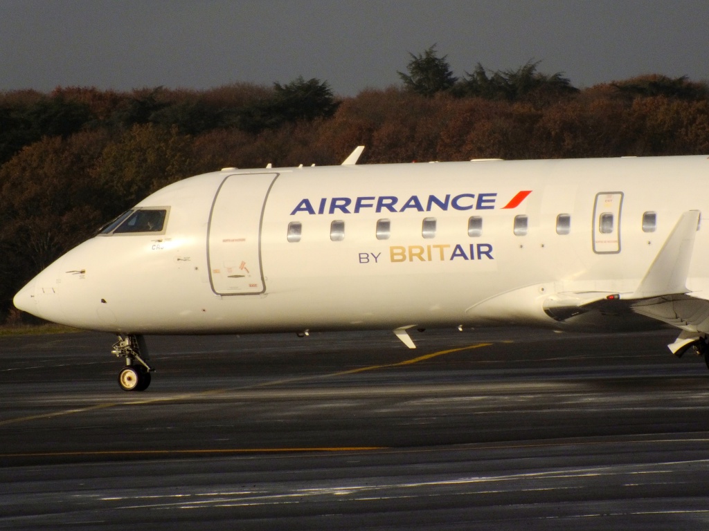 Spotting du 14/12/2013 : ERJ145 BMI + ERJ135 Eastern + B738 RAM 50th 713954Decembren4101