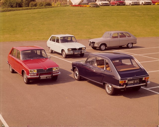 Renault fête les 50 ans de la Renault 16 au salon Rétromobile 2015 7167196533716