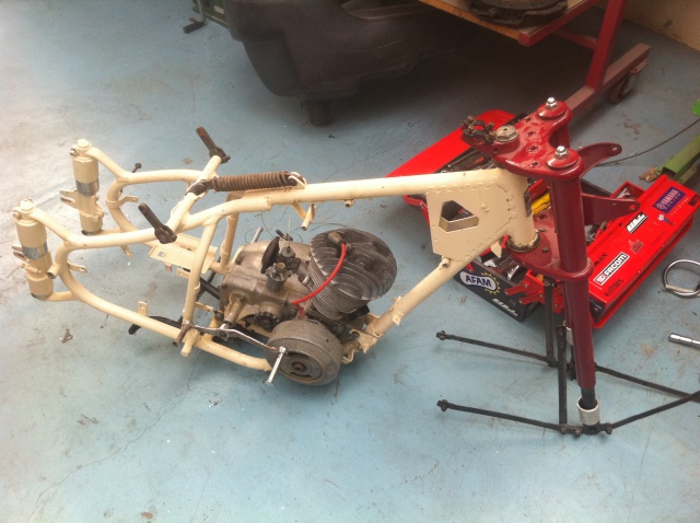 [En cours] Peugeot 125cc Type P56 de 1953 717693106Dmontage