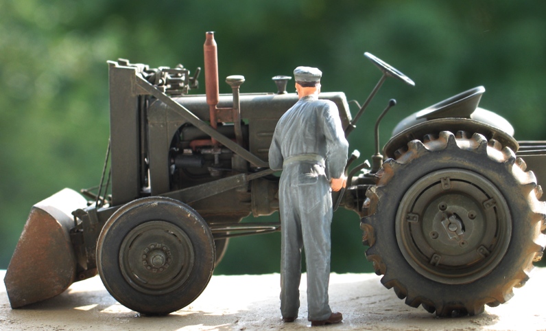 Tracteur CASE VAI avec chargeur 1943  Thunder Model 1/35 717791IMG0092