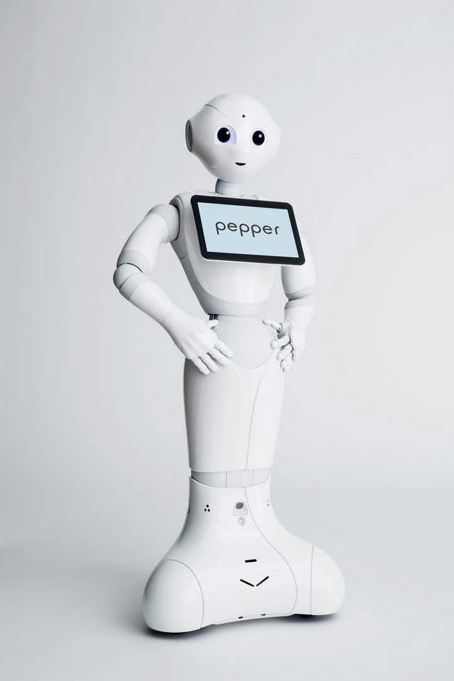 Le robot Pepper de SoftBank Robotics accueille les clients du réseau Renault 7226108780316