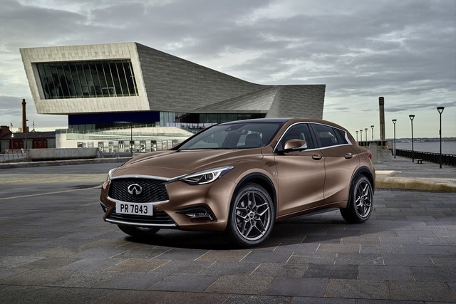 Infiniti Dévoile son Q30 Au Salon De L'automobile De Francfort 2015 7275852263