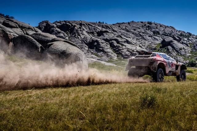 Silk Way Rally : Étape 5 : Cyril Despres Nouveau Leader, Stéphane Peterhansel En Difficulté 737581578634fc15379