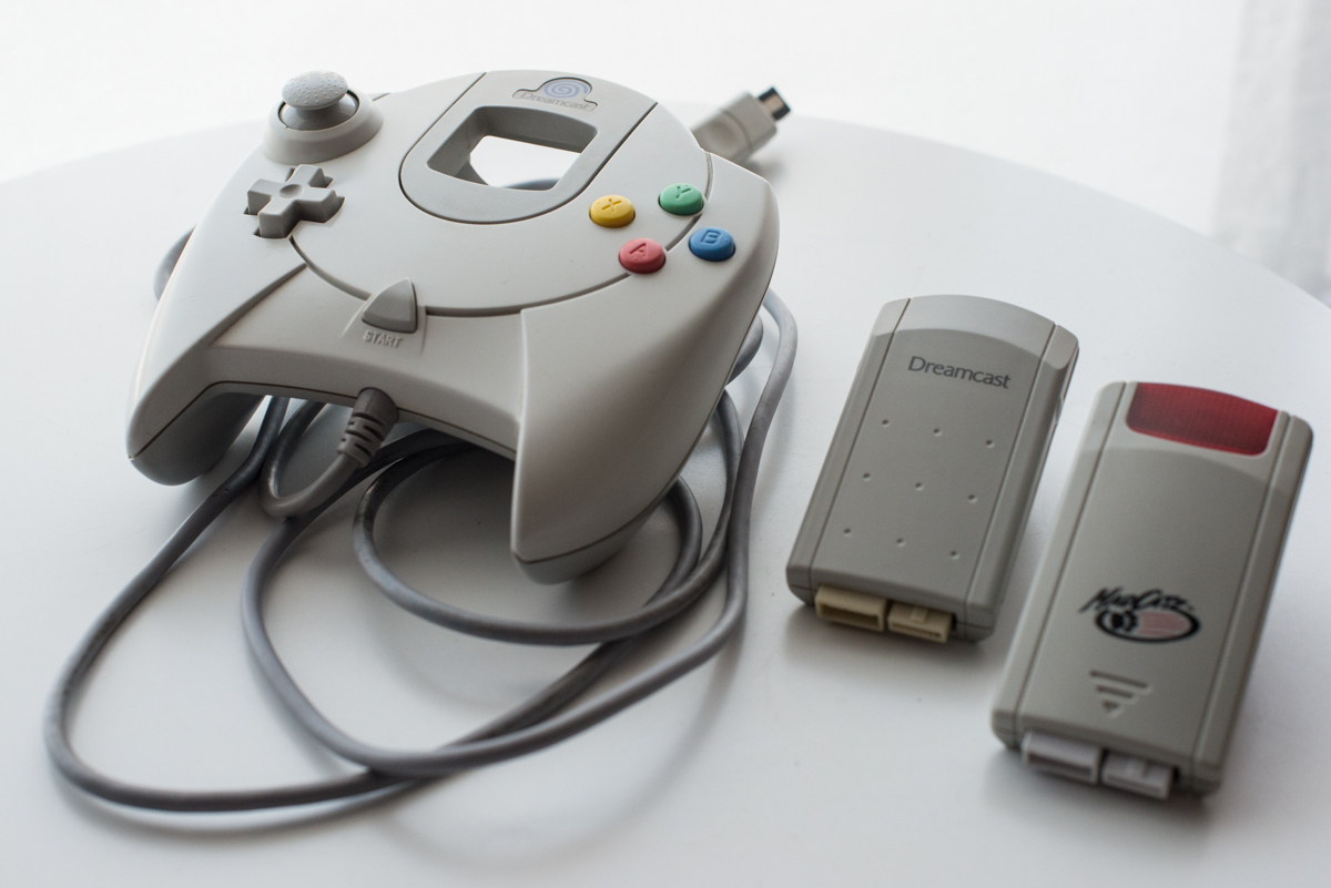 [VDS] 4 Jeux Dreamcast + Manette + VMU 30€ FDPIN 741661DSC1047