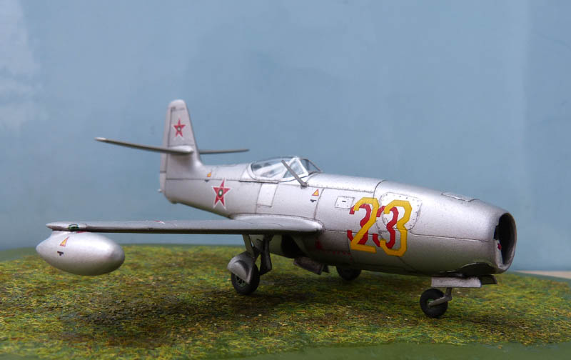 Yak 23 "Flora" - Special Hobby - 1/72. 744712Yak2353