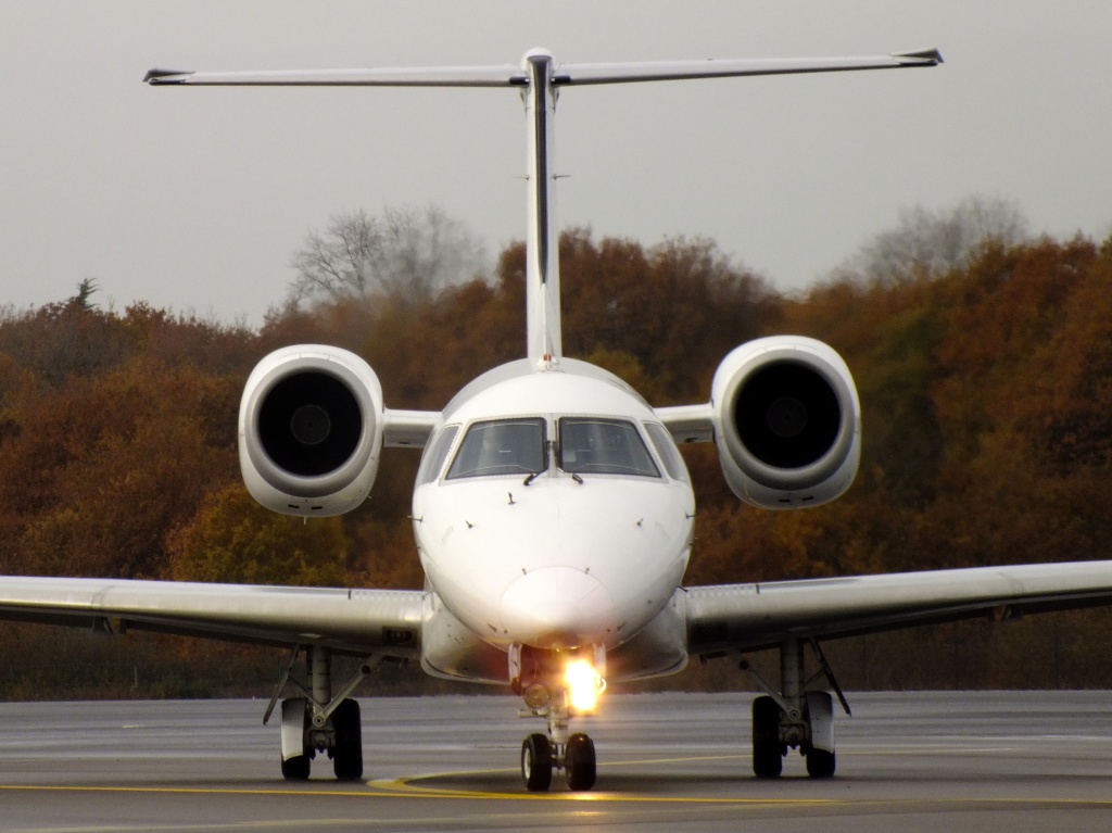 Spotting du 14/12/2013 : ERJ145 BMI + ERJ135 Eastern + B738 RAM 50th 750715Decembren4151