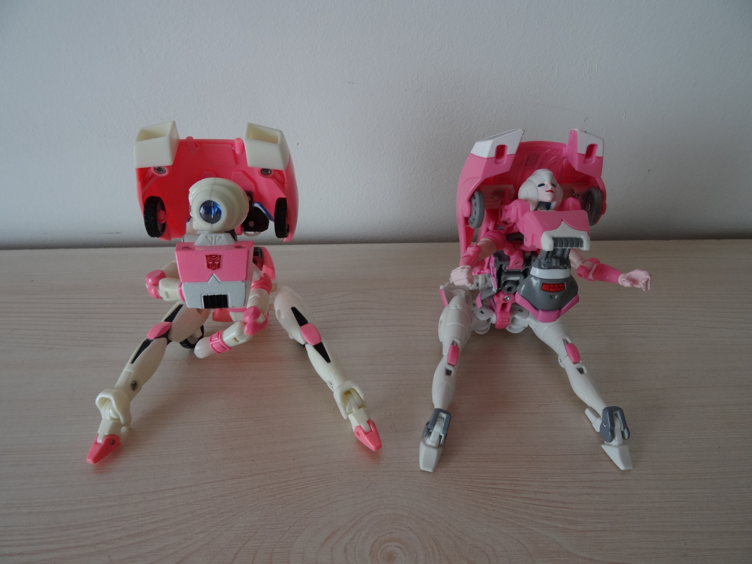 Arcee Legends Takara Vs MGT-01 (3rd party) + Earthrise 753436027