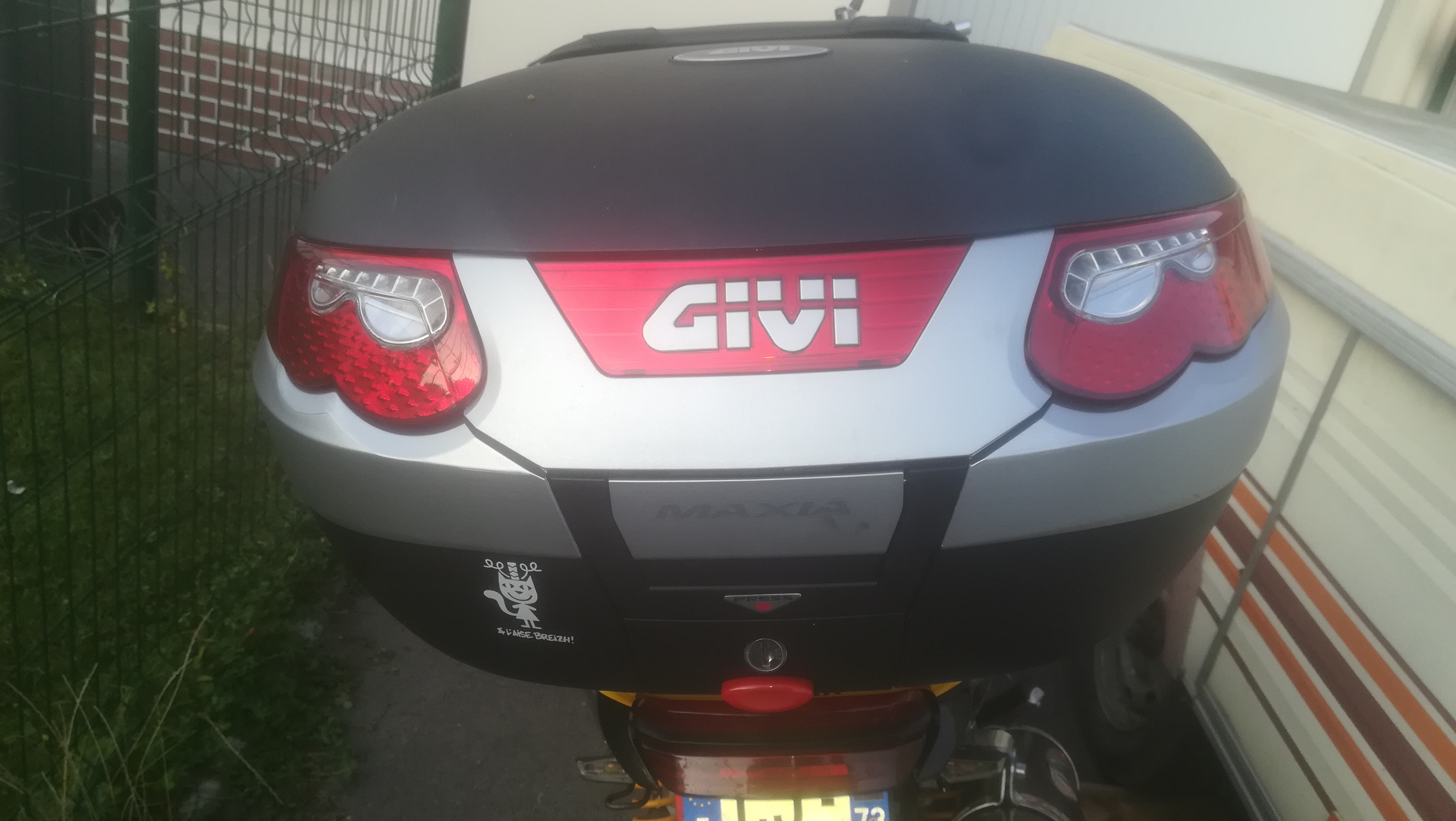 Top Case Givi Maxia + collecteurs 760518IMG20170828200438