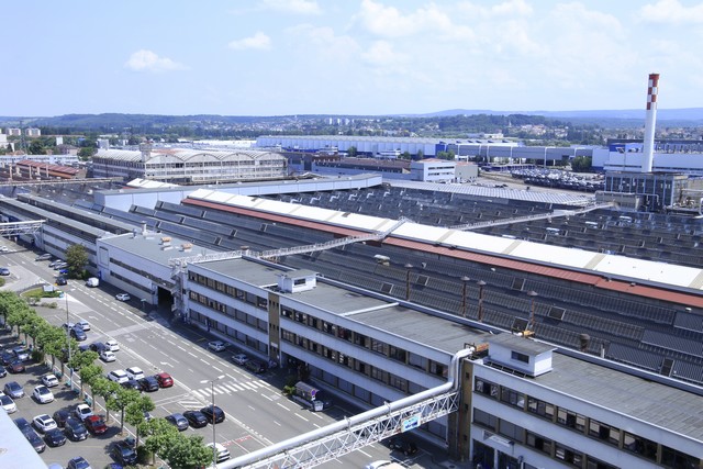 Le Groupe PSA investit 200 millions d’euros dans le projet de modernisation « Sochaux 2022 » 762129UsinedeSochauxvueaeriennephoto10