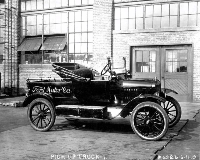 Les années 20 à 70 : photos et vidéos d'époque (partie 1) - Page 40 770001Ford1916ModelTPickup