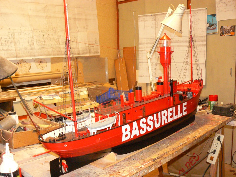 Bateau feu BF7 Bassurelle - sister-ship du Sandettiè [plan 1/40°] de Daniel S le Vendéen (chantier) - Page 4 776012P1210124