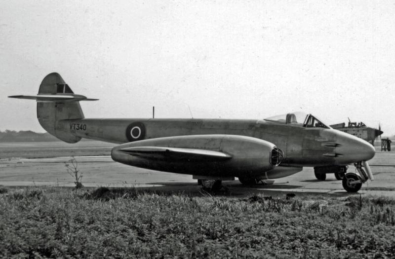 DE HAVILLAND VENOM/SEA VENOM 779998GlosterMeteor