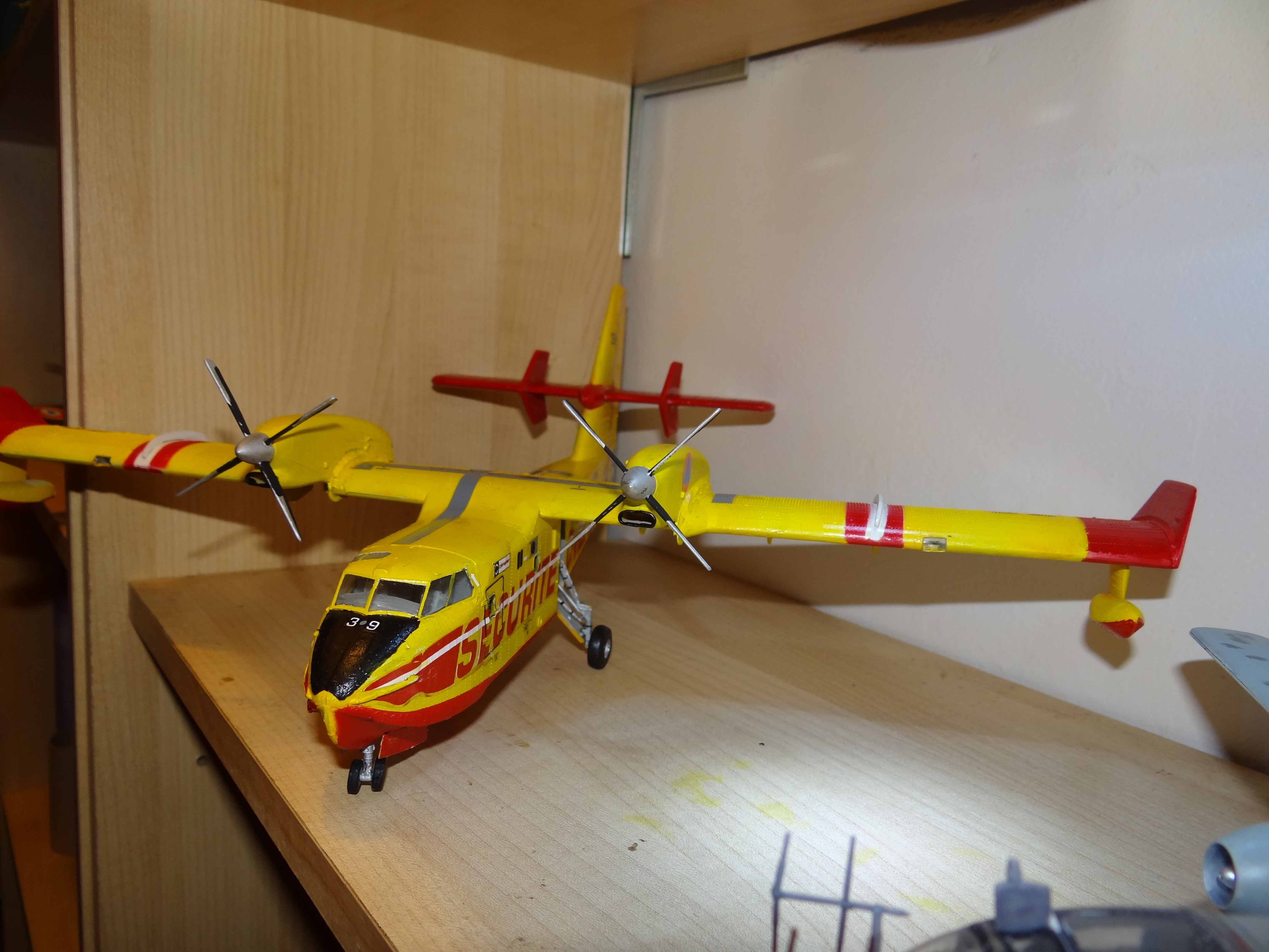 Canadair CL415 Securité civile Heller 1/72 803446DSC03554