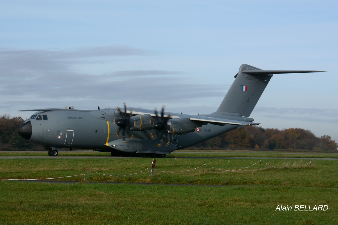 [09/12/2015] Airbus A400m (F-RBAD) France Air Force   804613decembren2008