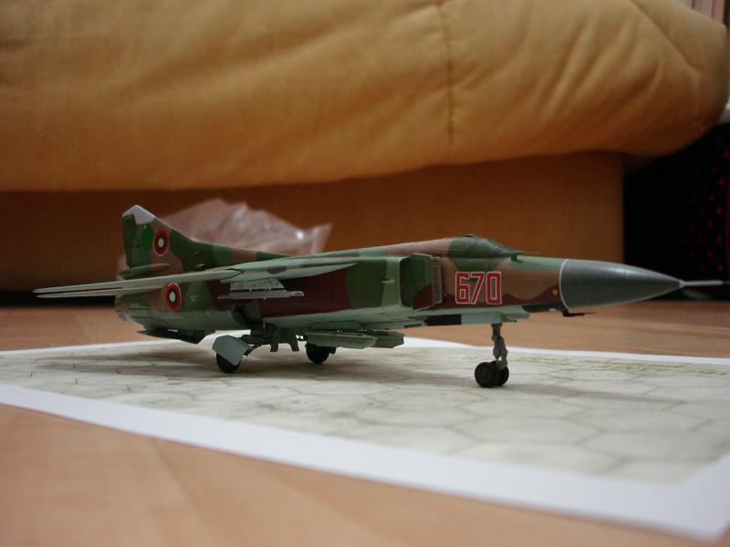 [Hasegawa] MiG23 MF "Flogger-B" 1/72 - Page 8 805317DSC06324