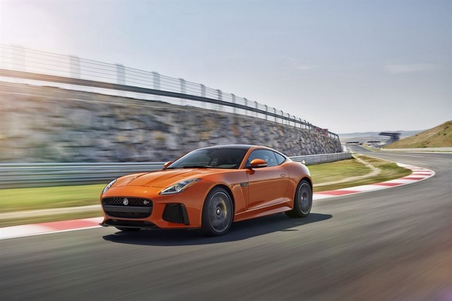  Nouvelle Jaguar F-TYPE SVR : La Supercar Capable D'atteindre 322 km/h Par Tous Les Temps 809032JAGUARFTYPESVR14COUPETrackLowRes