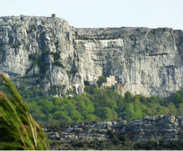 L'étonnant micro-climat de la Sainte-Baume 814839paroiSteBaumeetfort051bis