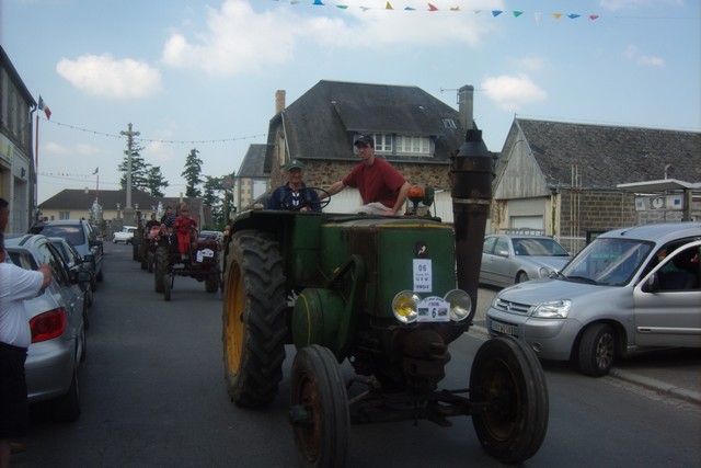 4ème festival vehicules anciens (landelles et coupigny 2009) 834890Jun02597