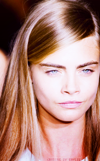 Cara Delevingne  83568317C7