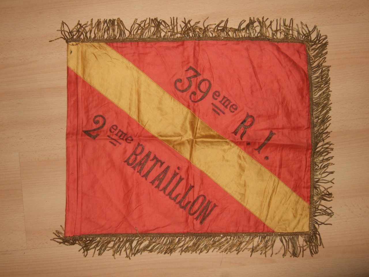 Fanion du 39° RI - 2° Bataillon : Le souffle de l'Histoire 853538DSCF9313