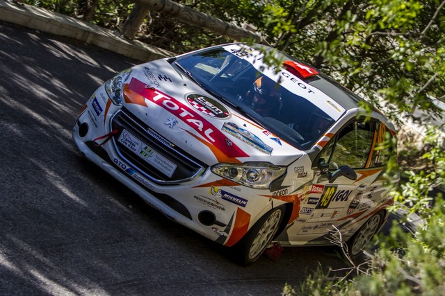 SUAREZ POURSUIT SON APPRENTISSAGE EN WRC 2, CARELLA S’IMPOSE EN 208 RALLY CUP ! 8548795741698eded0c