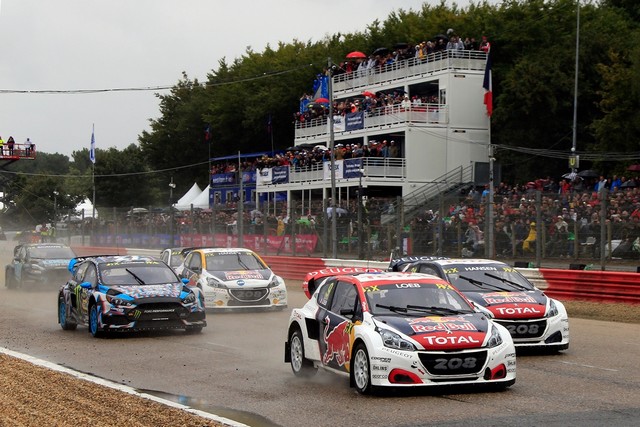 Sébastien Loeb signe, à Lohéac, son quatrième podium de suite 8592850171700912689