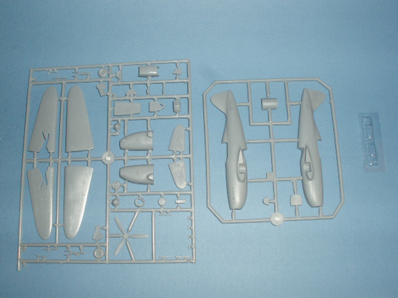 ARSENAL VG 36 maquette AZUR AU 1/72. 864324airfix173