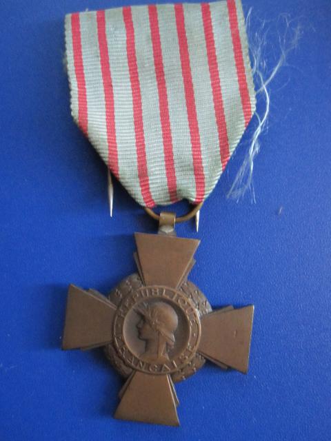 Médaille de la Croix de Guerre 1939 867435IMG_0234