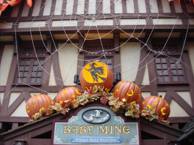 TOKYO DISNEYLAND: Halloween - Pagina 2 872001deco1