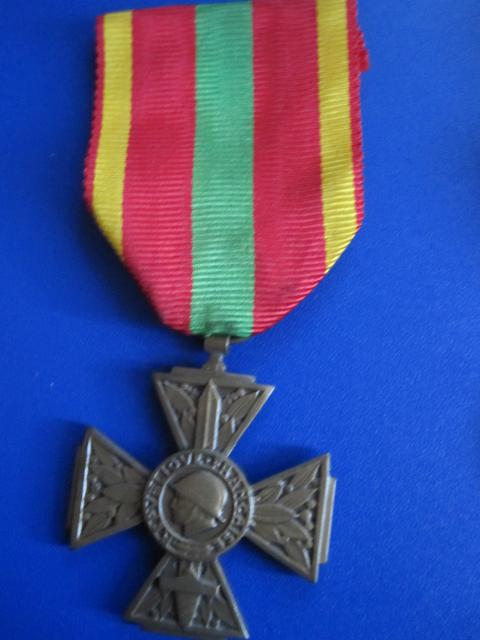 Médaille de la Croix de Guerre 1939 878407IMG_0231