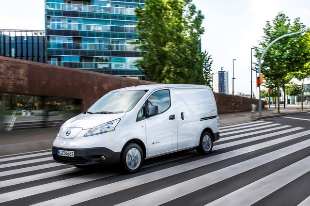 Nissan Fait Un Tour De France Electrique Avec Le Nissan Electrique Tour 2014 87917712039515