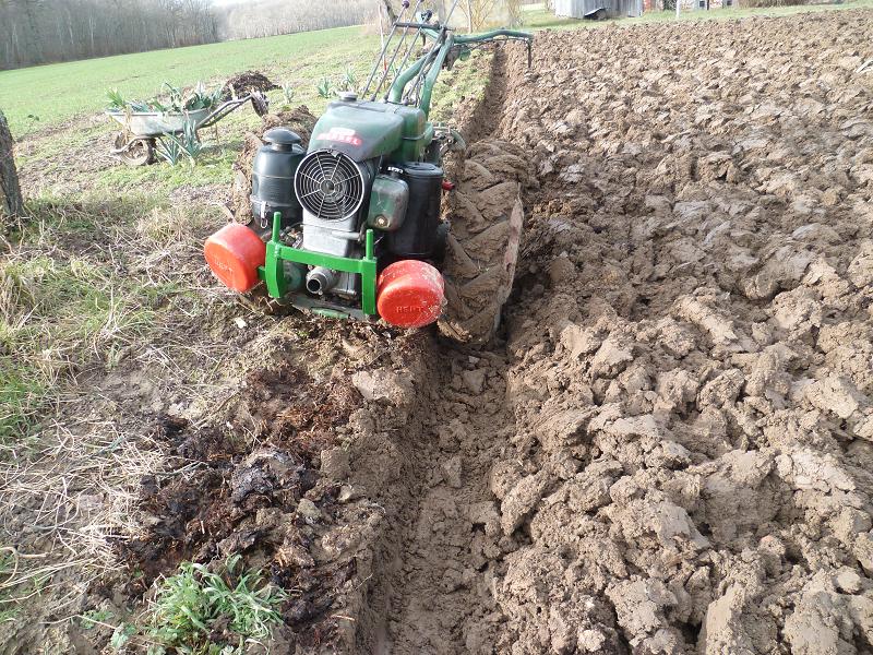 Poids de vos motoculteurs en équipement labours. 880477labour19002010